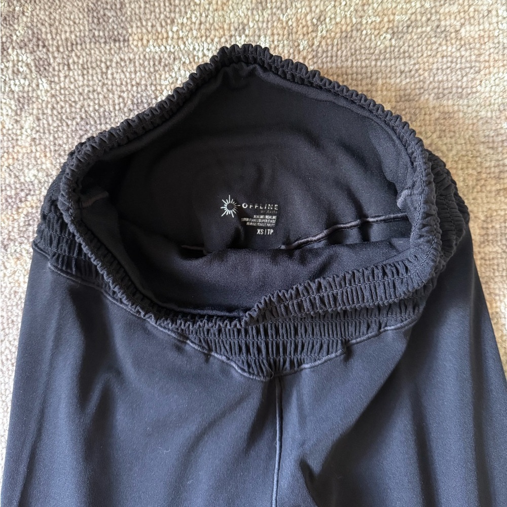 Offline by Aerie Super Flared Black Leggings XS NWOT - Picture 5 of 5